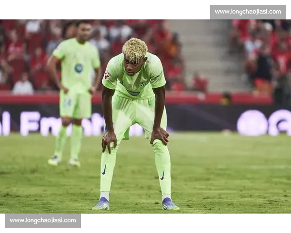 伯纳乌嘘声中的亚马尔：巴萨助教点出困境，18 岁天才的德比必修课