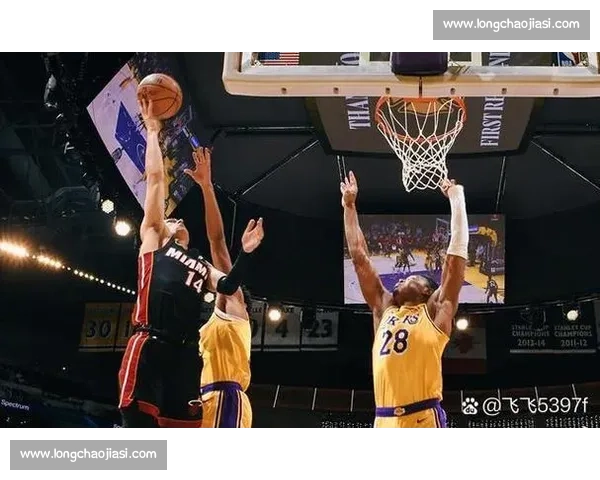 热火逆袭湖人经典对决回顾精彩瞬间分析与战术深度剖析